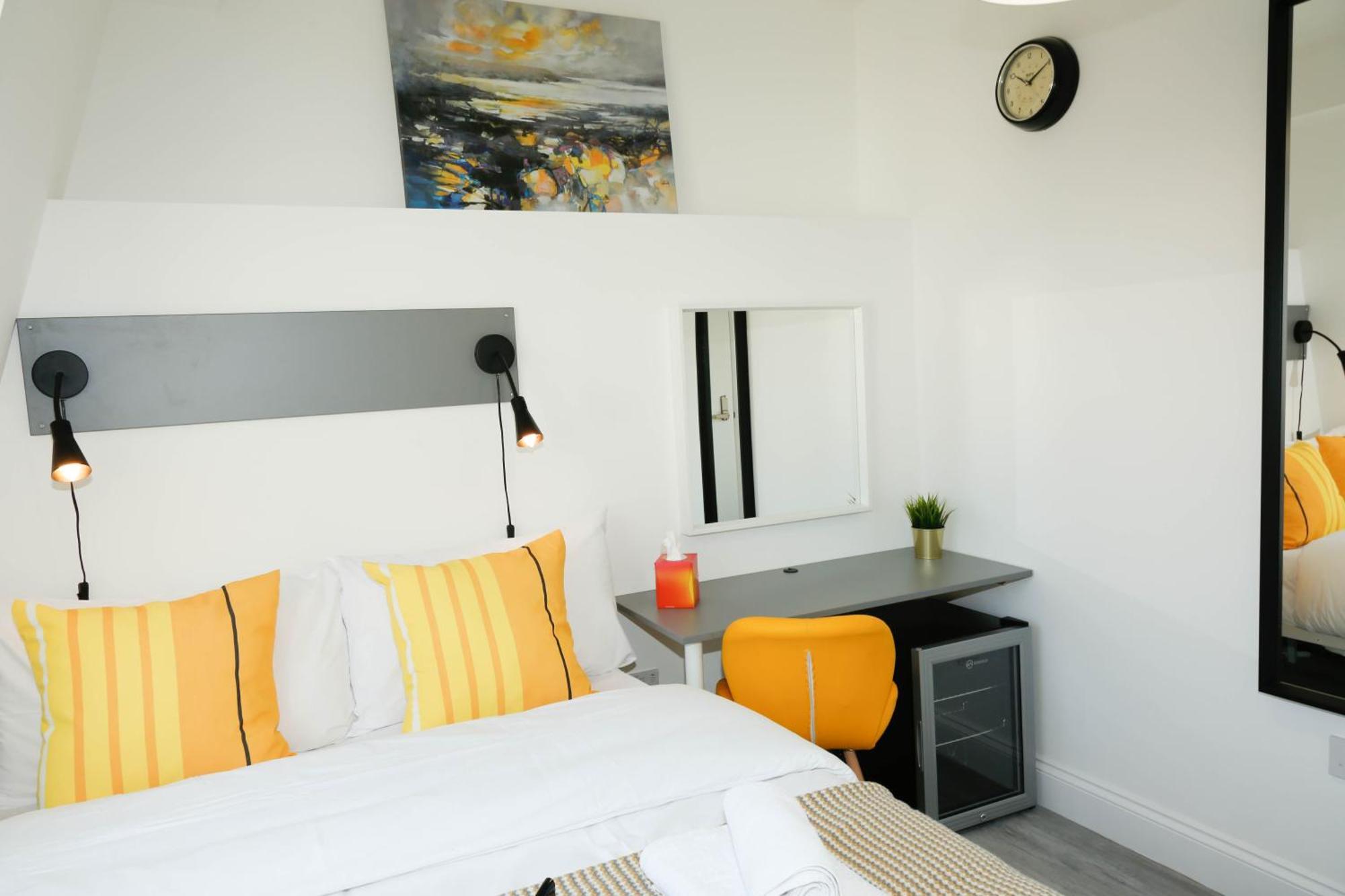 Luxury Rooms In Camden Town Near Shops, Cafes, Bars & Metro With Shared Bathrooms ロンドン エクステリア 写真